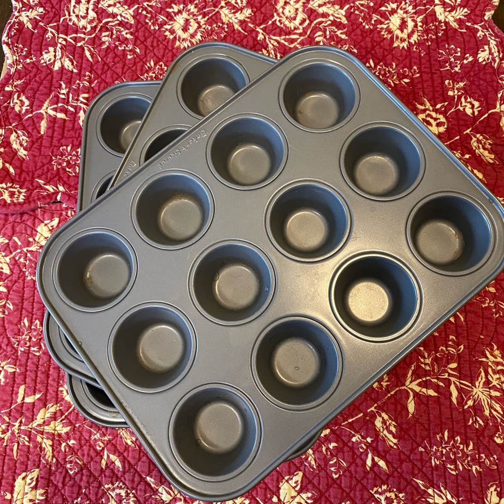Mini muffin trays (3)